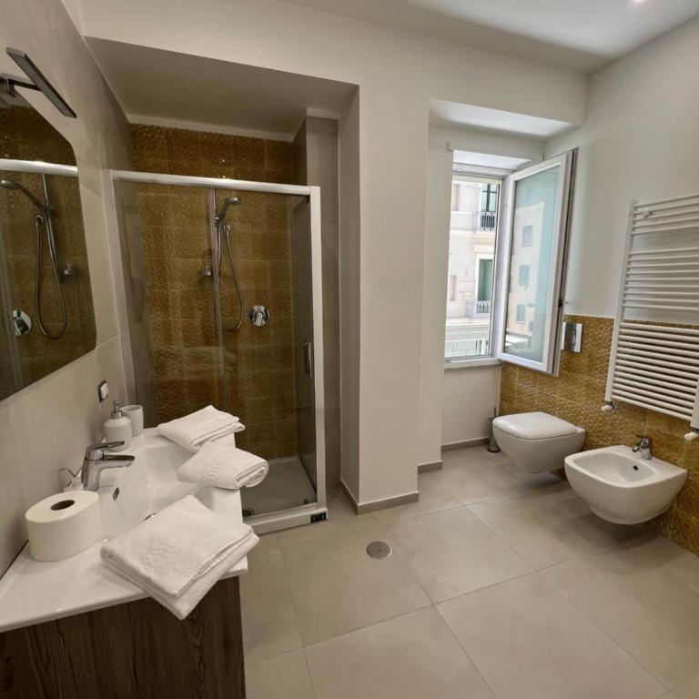 Relais Vittorio Veneto - Luxotel & Apartotel by Leading Hotel - Camera Matrimoniale Deluxe con Balcone - 3
