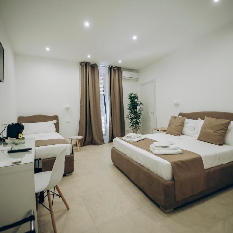 Dimora Fantasia Charme B&B - Camera Tripla con Balcone - 2
