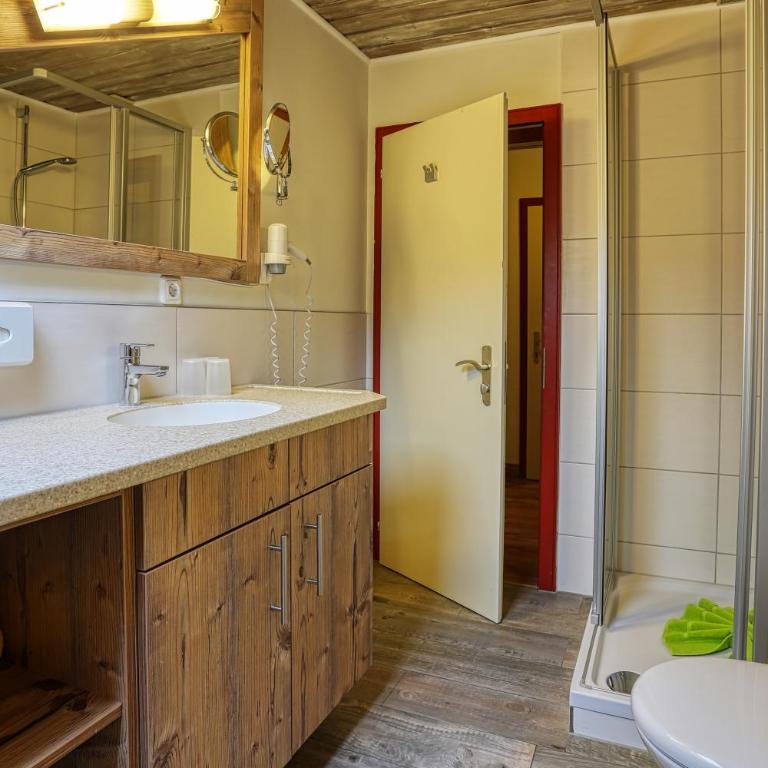 Zum Senn - Hotel Garni - Classic Vierbettzimmer - 5