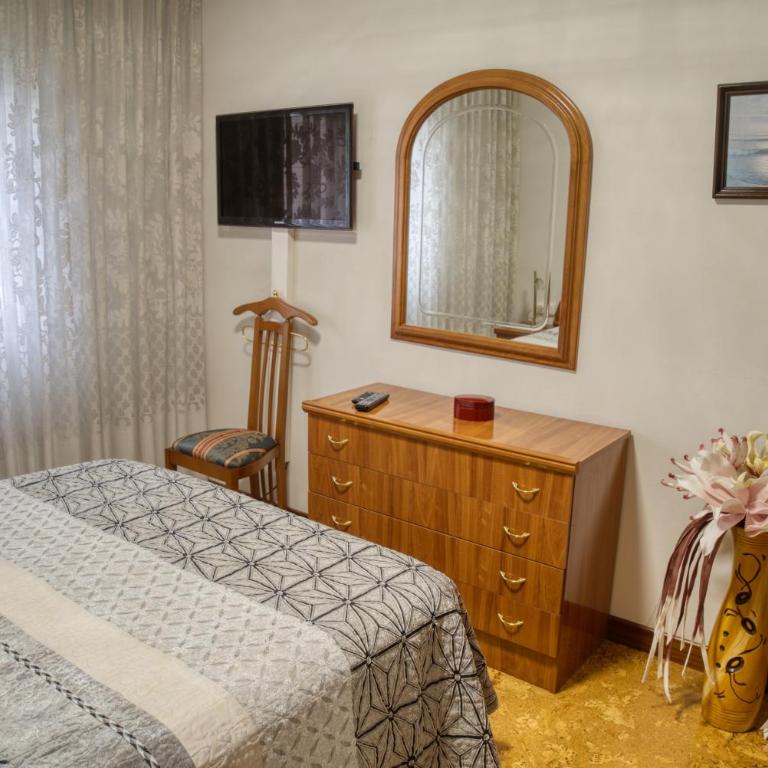 Apartamento Muy Amplio, con WiFi y a 12 Minutos del Centro - Apartamento de 2 dormitorios - 14