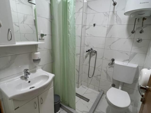 DMD APARTMANI - Deluks Soba s Bračnim Krevetom i Pomoćnim Ležajem - 3
