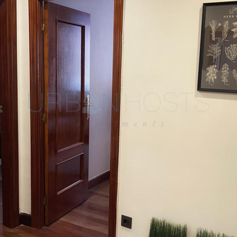 Vivienda Turística Urbana en Santuchu, Cómoda, Funcional y con Parking - Three-Bedroom Apartment - 14