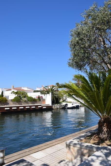 'Casa Empuria' aan kanaal met zwembad en aanlegsteiger - Villa de 3 dormitorios - 5