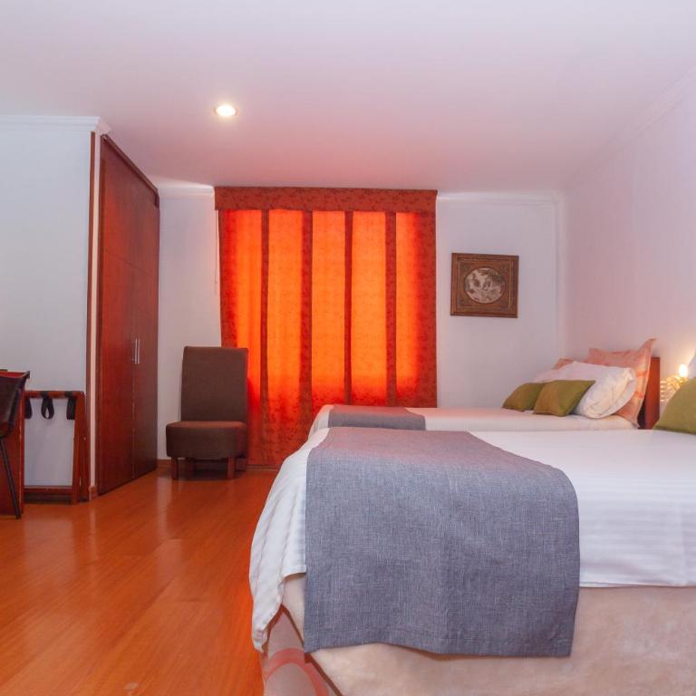 ApartaSuites & Hotel Bogota Plaza 36 - Estudio con balcón - 2