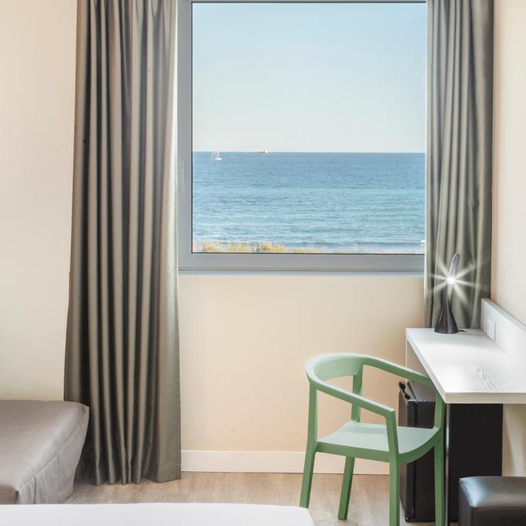 B&B HOTEL Alicante - Double Room with Sea View - 2