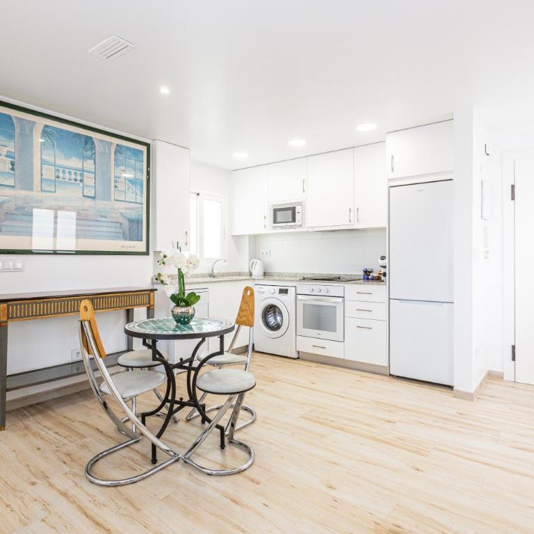 Place De La Mairie - Two-Bedroom Apartment - 5