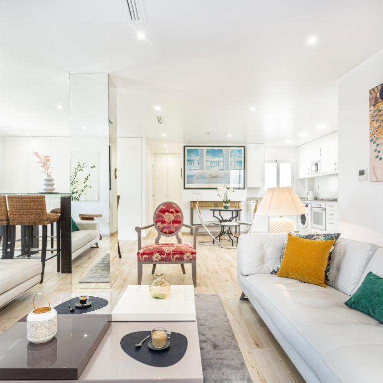 Place De La Mairie - Two-Bedroom Apartment - 26