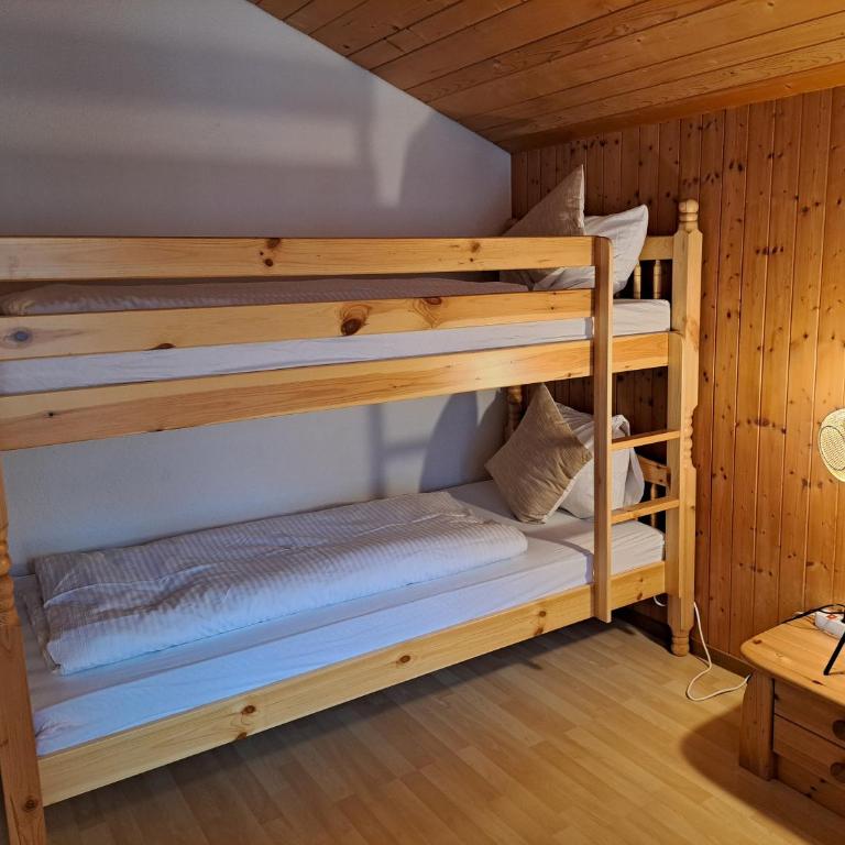 Sawasdee Swiss Chalet Wilderswil - Apartment mit 3 Schlafzimmern - 56