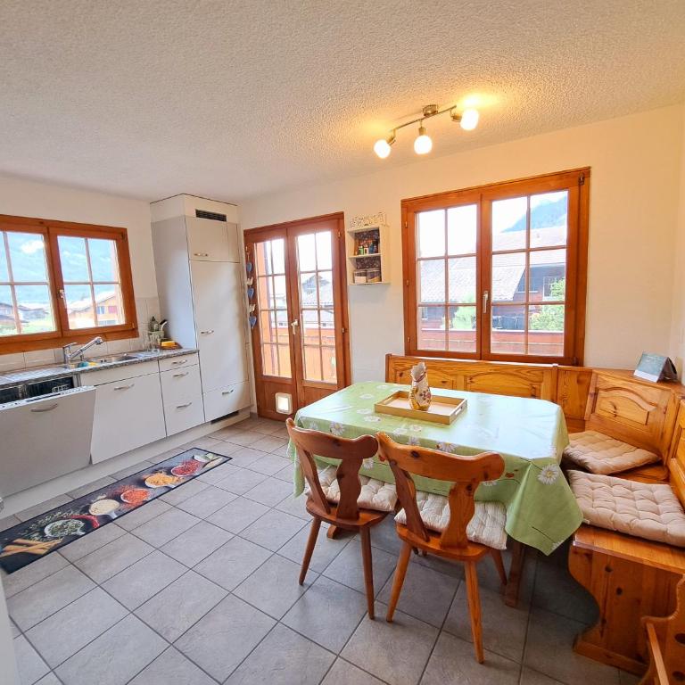 Sawasdee Swiss Chalet Wilderswil - Apartment mit 3 Schlafzimmern - 18