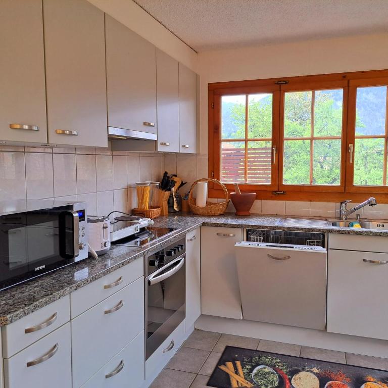 Sawasdee Swiss Chalet Wilderswil - Apartment mit 3 Schlafzimmern - 17