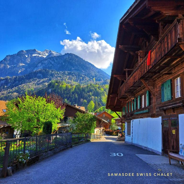 Sawasdee Swiss Chalet Wilderswil - Apartment mit 3 Schlafzimmern - 55