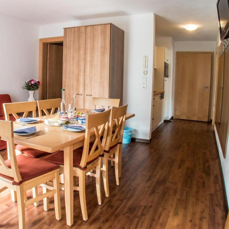 Alpenapart Saphir - Apartment with Balcony - 14