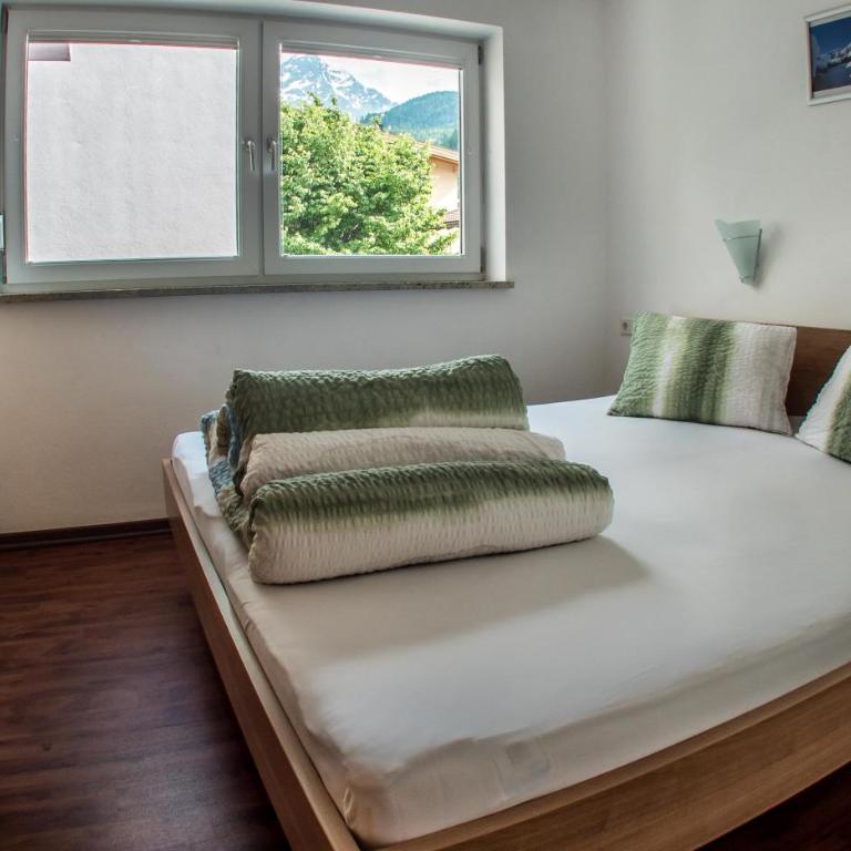 Alpenapart Saphir - Apartment with Balcony - 12