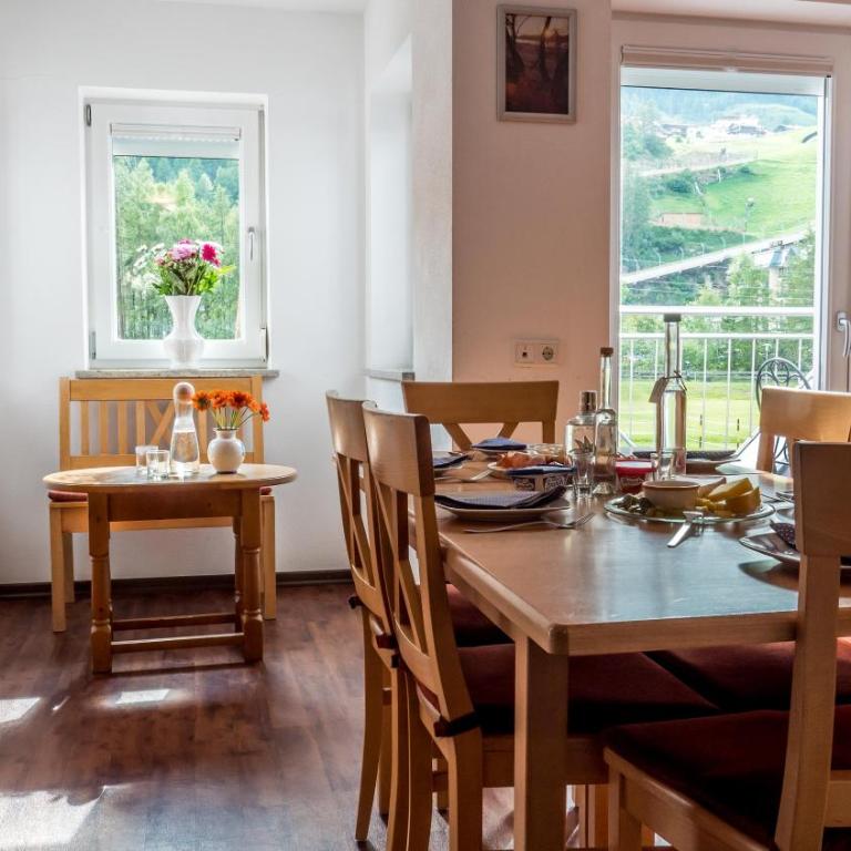 Alpenapart Saphir - Apartment with Balcony - 8