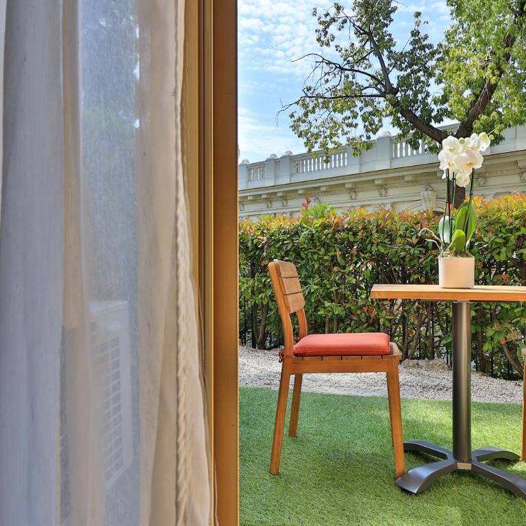 Hôtel Petit Palais - Chambre Double - Vue sur Jardin - 3