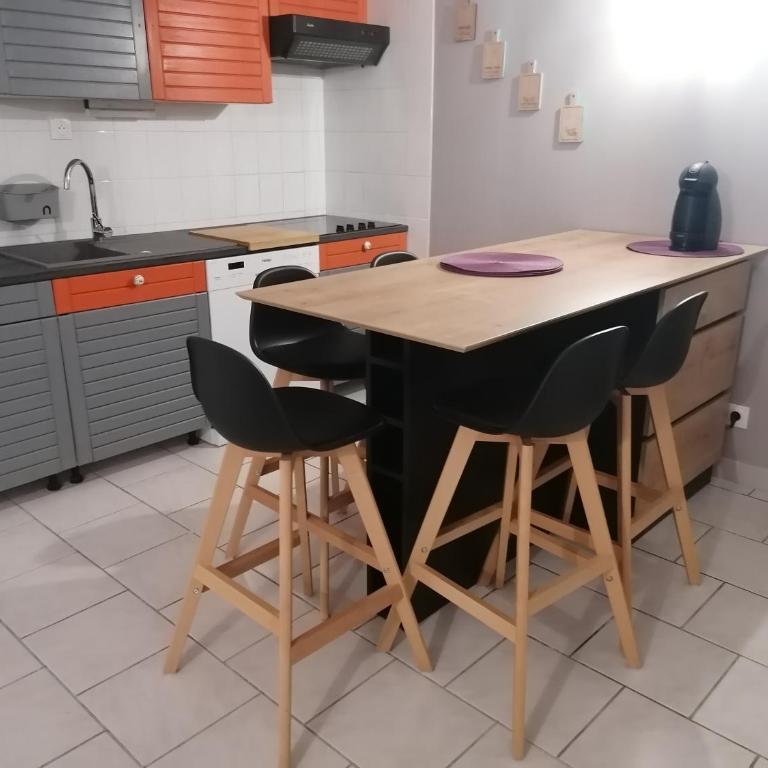 Mimilou Mont St Loup piscine privée - Appartement 1 Chambre - 16