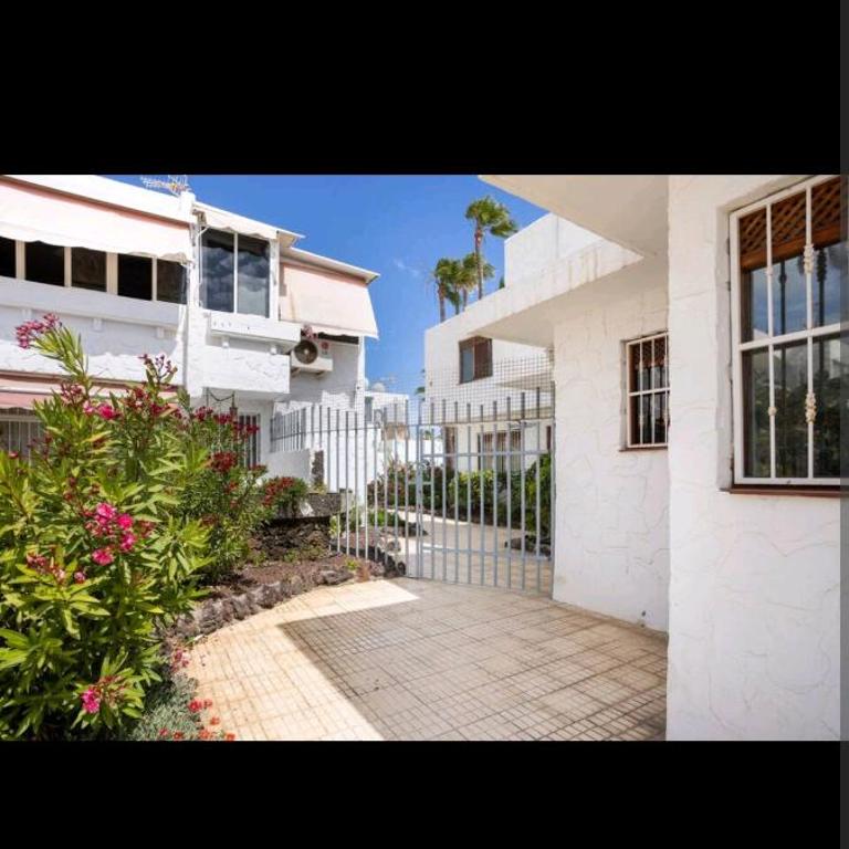 Canarian blue Suite tropical garden view & Pool - Apartamento de 1 dormitorio - 46