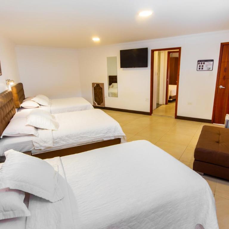 Grand Hotel Leon Marino Galapagos - Superior Triple Room - 4