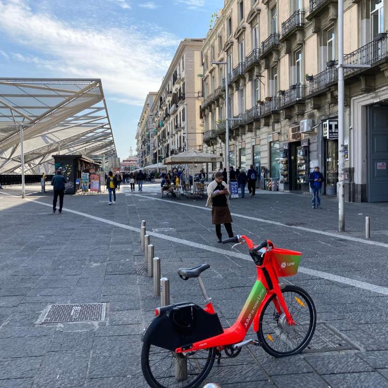 ROYAL ROOMS STATION NAPOLI - Camera Familiare con Bagno Privato - 9