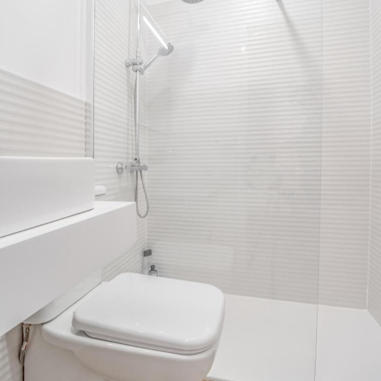 32CaL QuEROL Boutique Puigmal - Three-Bedroom Apartment - 9