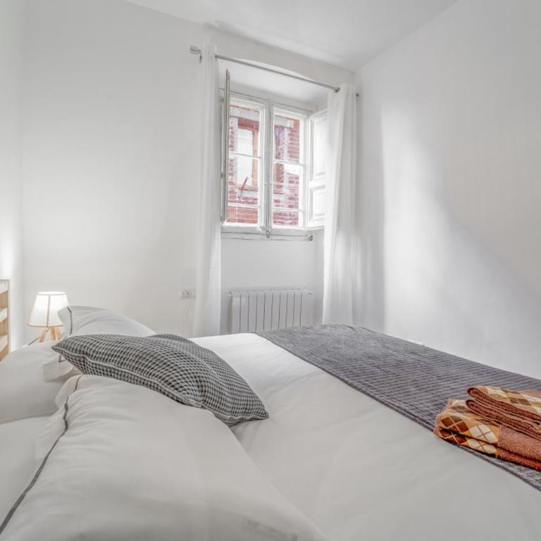 32CaL QuEROL Boutique Puigmal - Three-Bedroom Apartment - 12