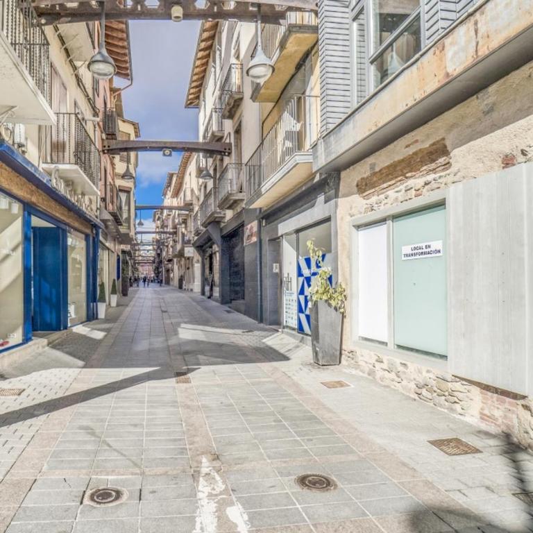 32CaL QuEROL Boutique Puigmal - Three-Bedroom Apartment - 16