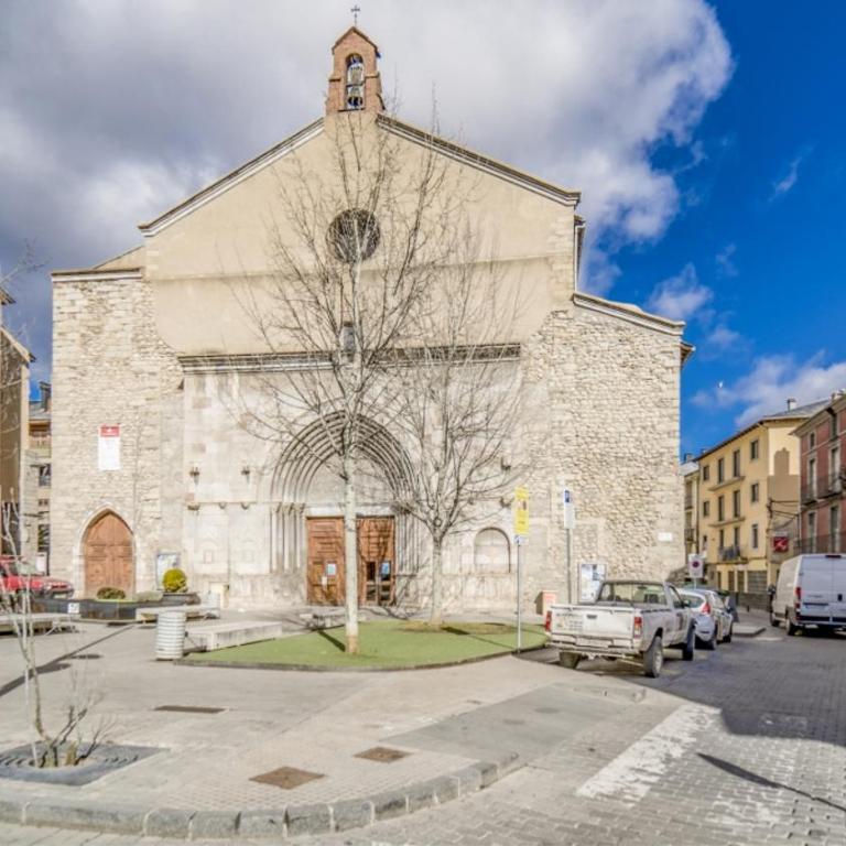 32CaL QuEROL Boutique Puigmal - Three-Bedroom Apartment - 20