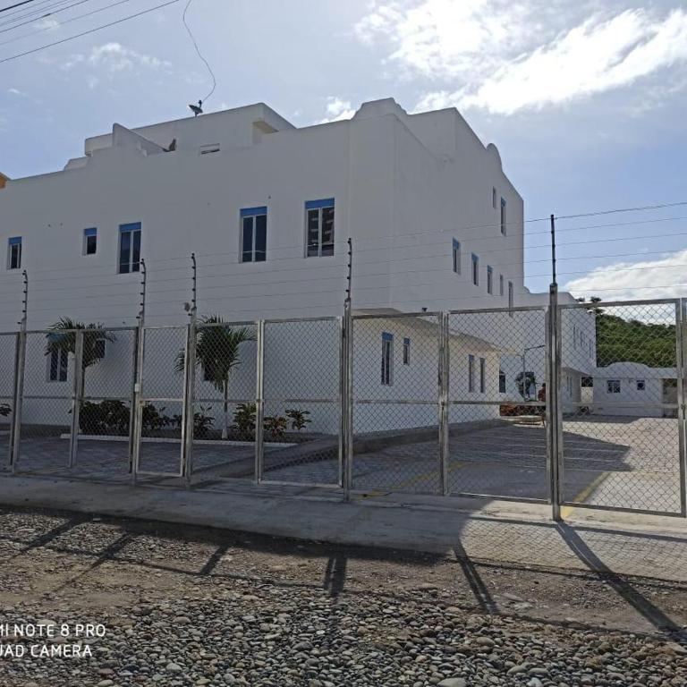 Departamento amoblado en Tonsupa - Apartamento de 2 dormitorios - 22