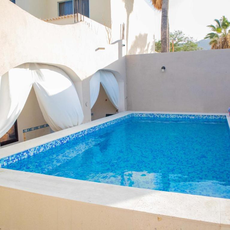 Donjuan By Melida Hotel - Deluxe Poolside - 5