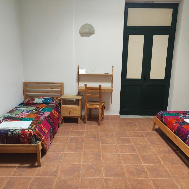 Beteyà Hostel Don Bosco - Deluxe Triple Room with Sea View Balcony - 1