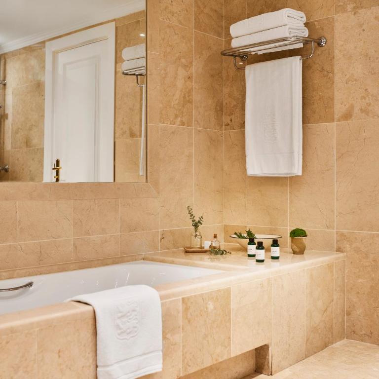 Marbella Club Hotel · Golf Resort & Spa - Suite Superior - 2