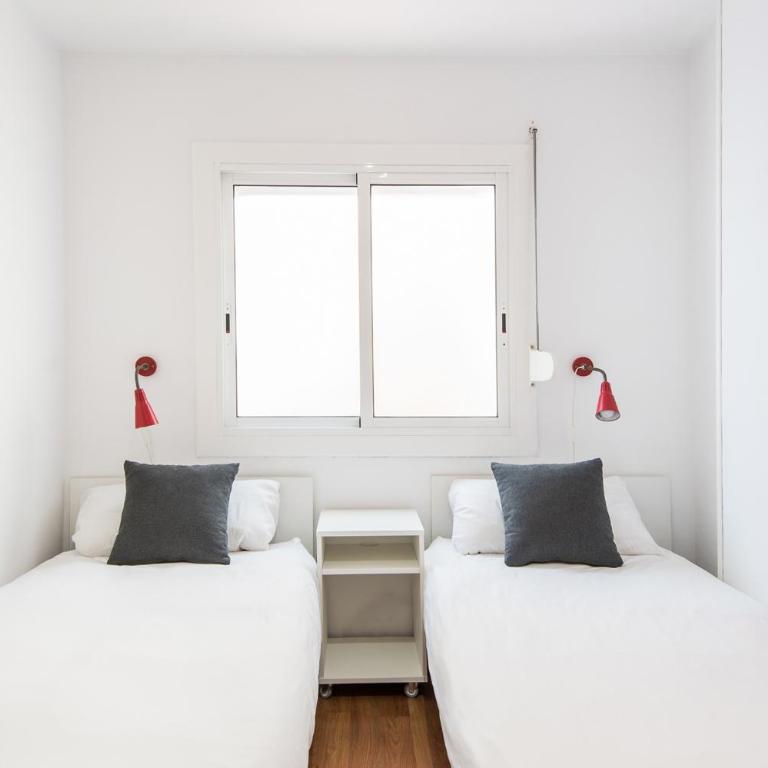 Apartment with terrace a step away from Montjuic, Barcelona - Two-Bedroom Apartment - 16