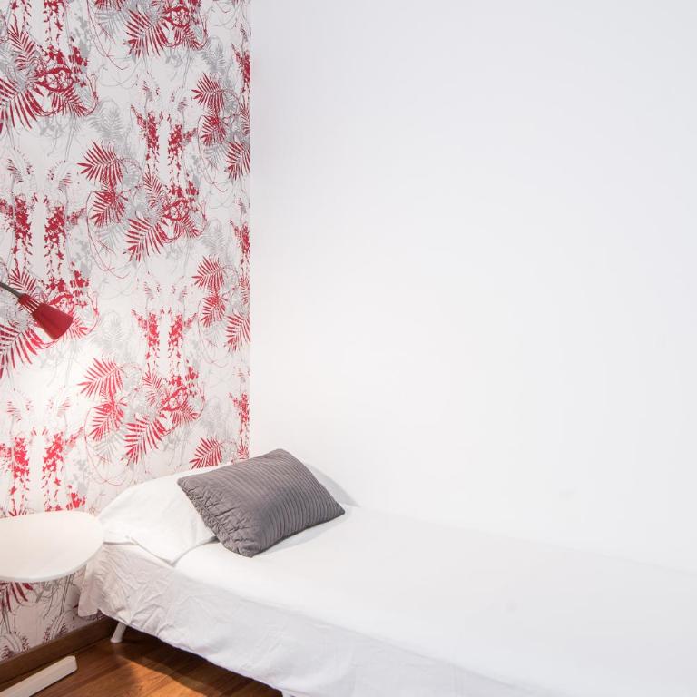 Apartment with terrace a step away from Montjuic, Barcelona - Two-Bedroom Apartment - 17