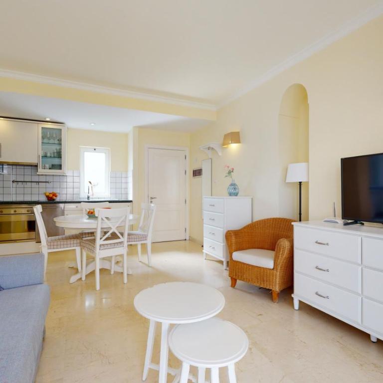 schöne Wohnung direkt am Meer mit Meerblick, WLAN - Apartamento de 1 dormitorio - 10