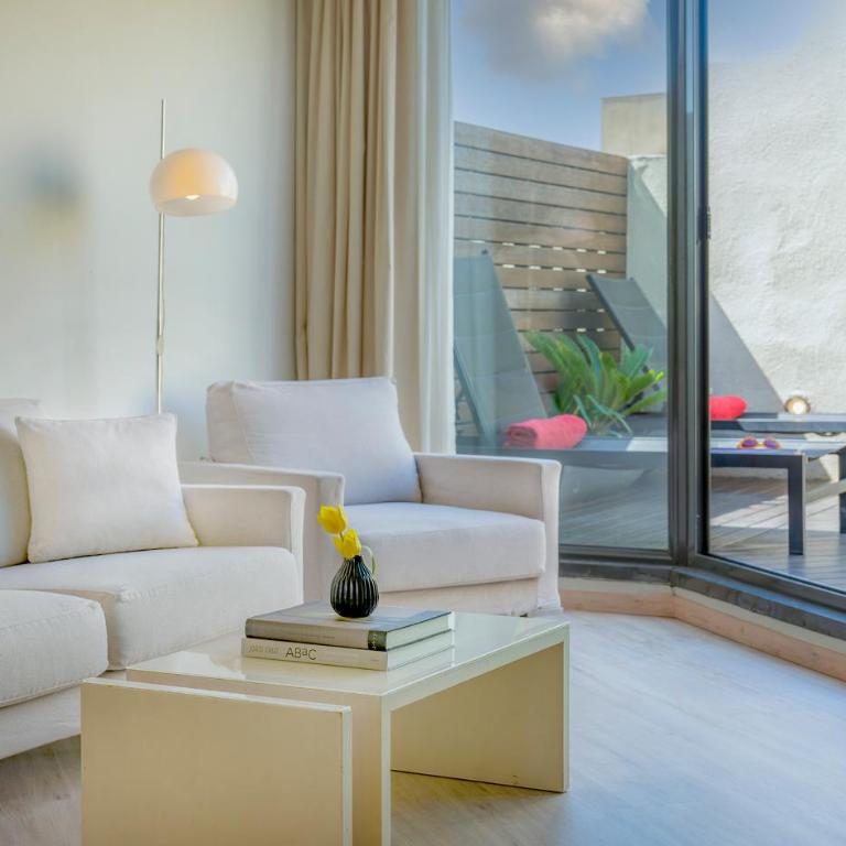 Cram Hotel - Suite with Terrace - 9