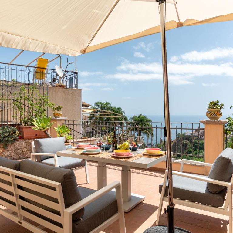 GuestHost - Taormina Panoramic Apartment with Parking - Two-Bedroom Apartment - 1