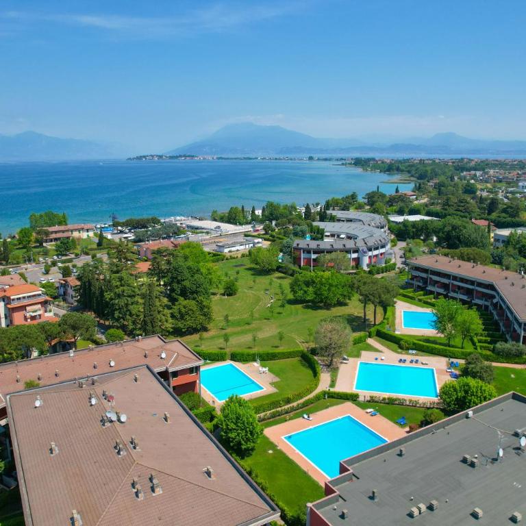 Dolce vita with Garden and Pools DesenzanoLoft Official Partner Homes & Villas by Marriott Bonvoy - Appartamento con Vista Piscina - 14