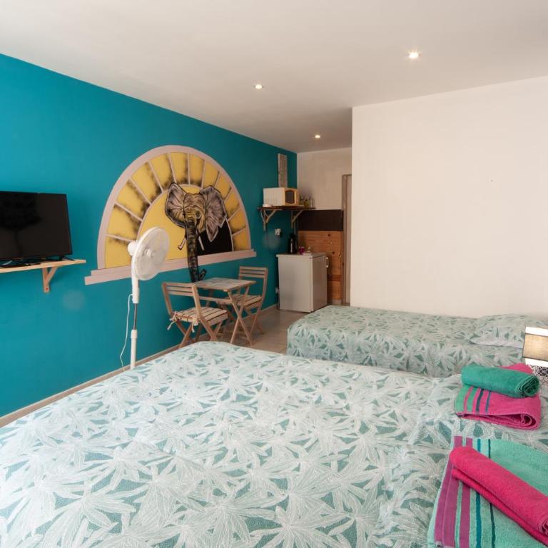 Venez Rêver Béziers CENTRE et GARE il y a plus cher mais c est moins bien - Chambre Triple - 2