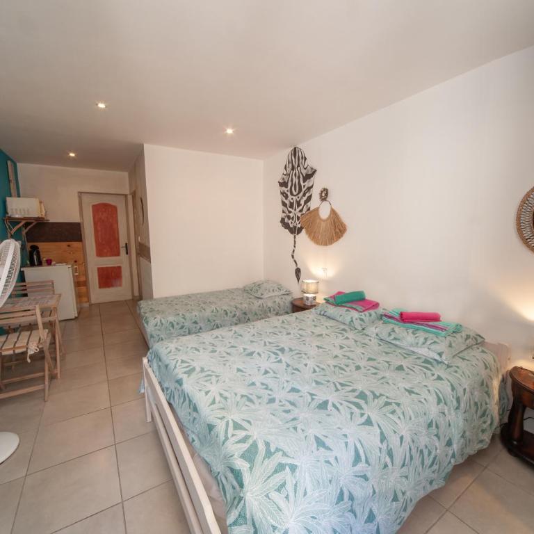 Venez Rêver Béziers CENTRE et GARE il y a plus cher mais c est moins bien - Chambre Triple - 1