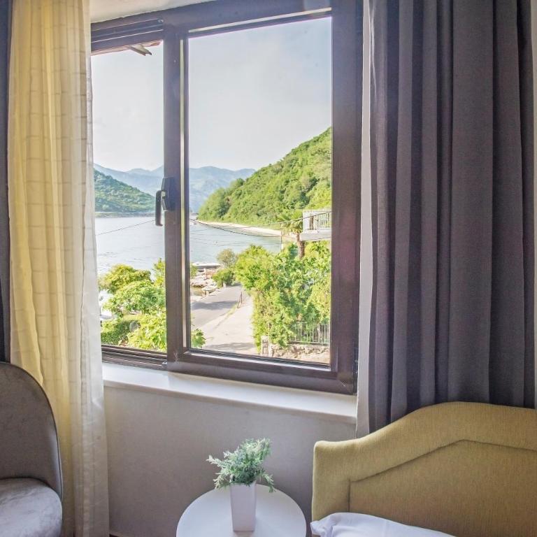 Apartments MaXhit - Dvokrevetna Soba sa Bračnim Krevetom i Pogledom na More - 3
