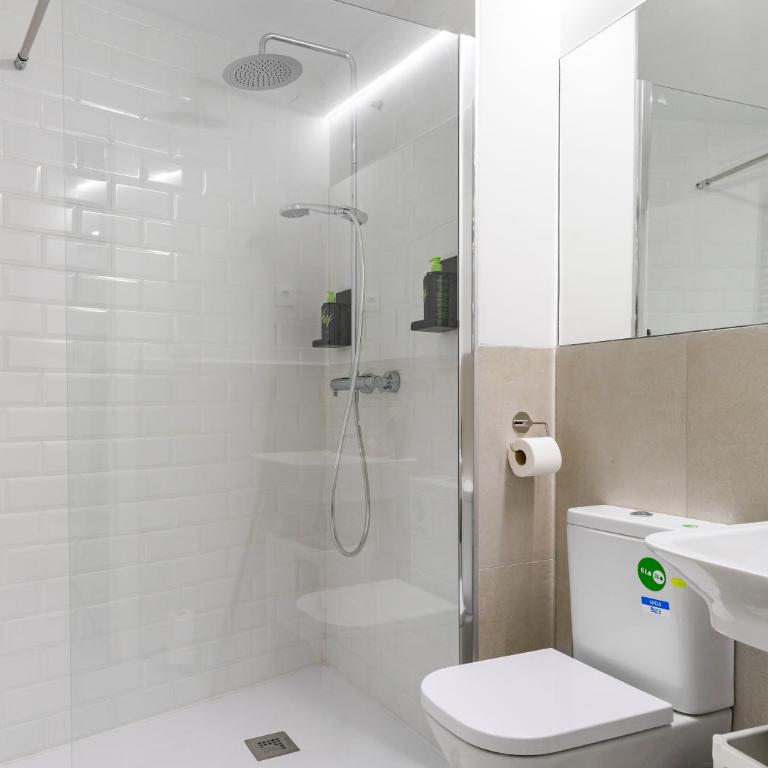 Limehome Madrid Calle Ave María - estancia temporal - Two-Bedroom Duplex Apartment - 4