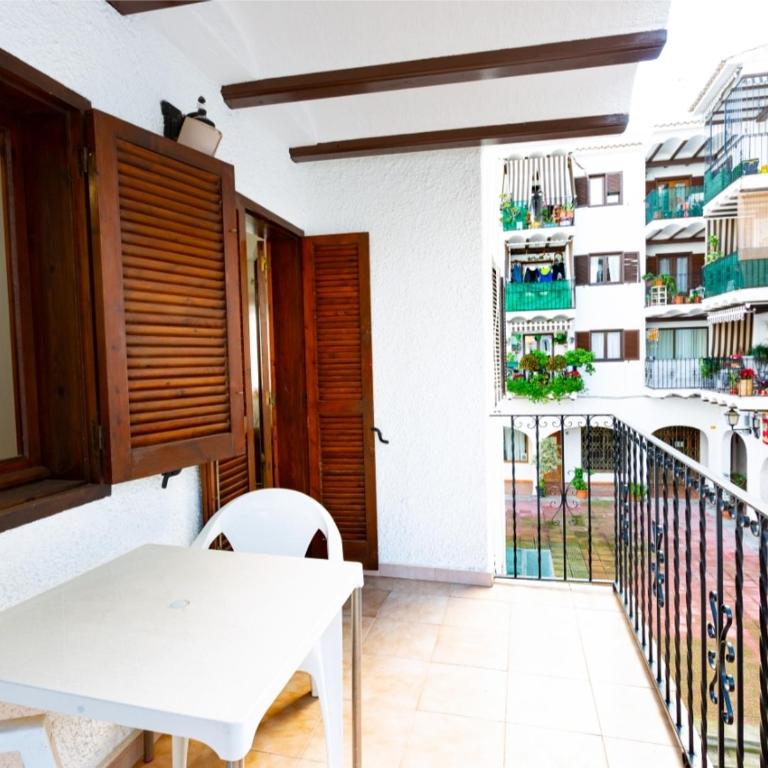 BONITO APARTAMENTO PARA 4 PERSONAS, CENTRO DE MORAIRA - Two-Bedroom Apartment - 1