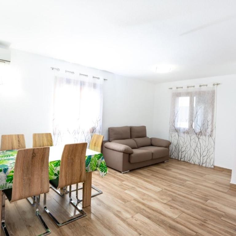 BONITO APARTAMENTO PARA 4 PERSONAS, CENTRO DE MORAIRA - Two-Bedroom Apartment - 5