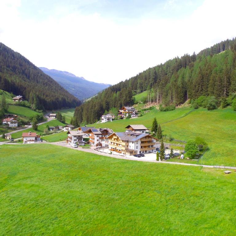 Almhotel Bergerhof - Doppelzimmer mit Balkon - 2