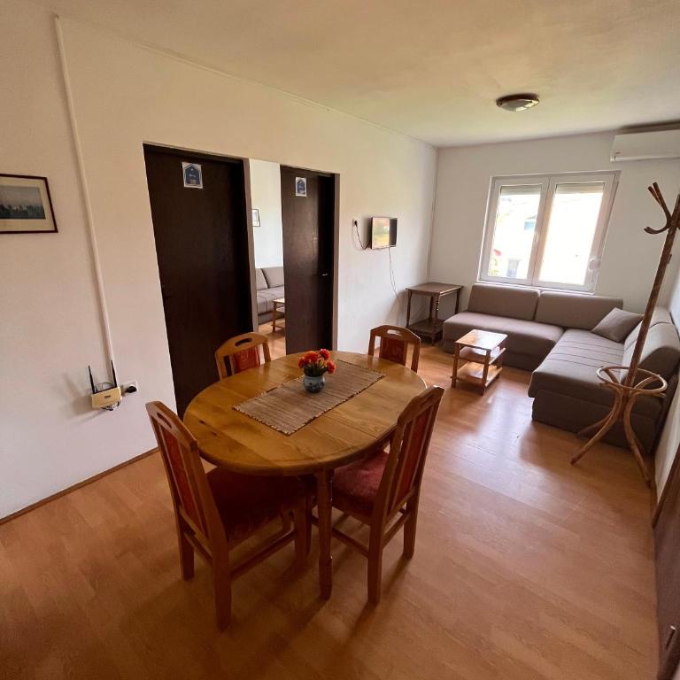 Smestaj Katarina - Apartman sa 2 Spavaće Sobe - 1