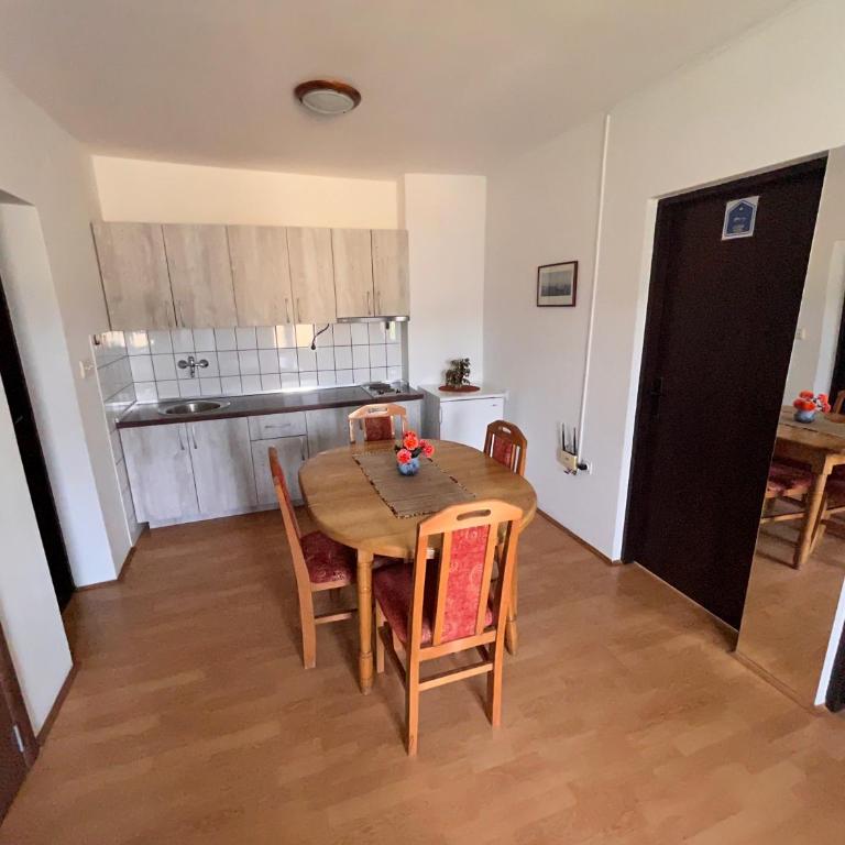 Smestaj Katarina - Apartman sa 2 Spavaće Sobe - 6