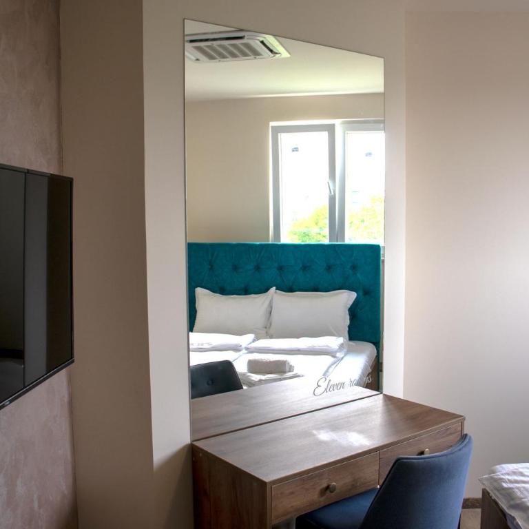 ELEVENROOMS - Dvokrevetna Soba sa Bračnim Krevetom i Sopstvenim Kupatilom - 5