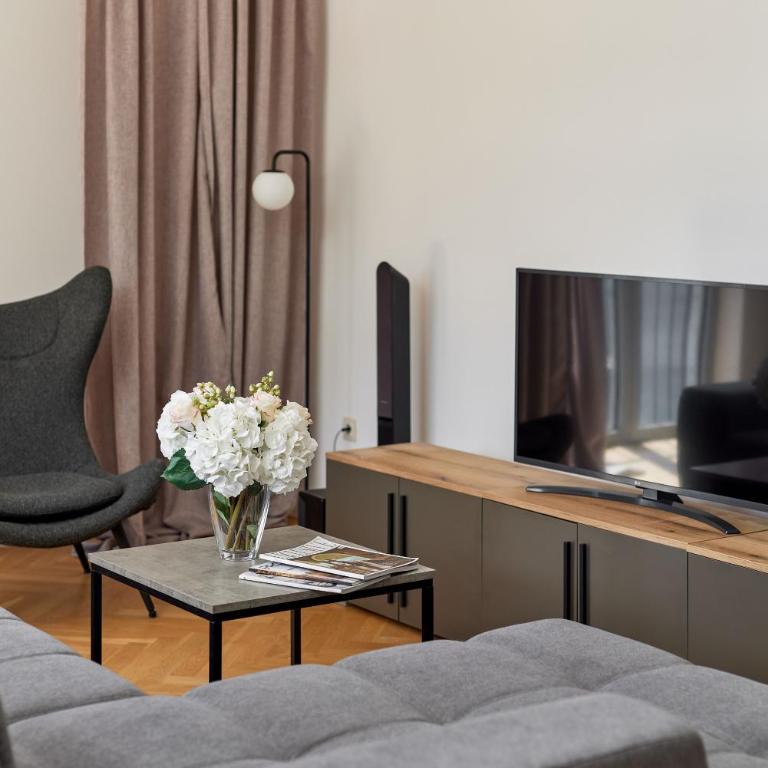 Olga's Piece of Paradise in Kotor - Three-Bedroom Apartment - 14