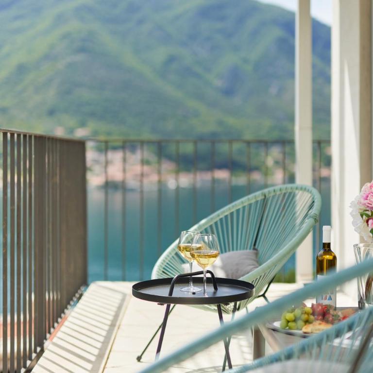 Olga's Piece of Paradise in Kotor - Three-Bedroom Apartment - 10