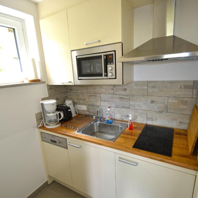 Deluxe Studio Kaprun by All in One Apartments - Studio-Apartment mit Balkon - 7